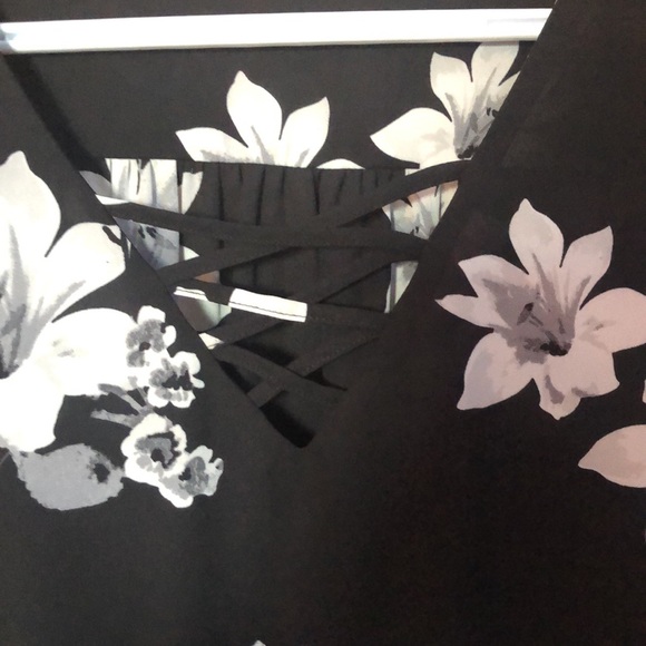 Woman’s 1x blouse black - Picture 2 of 4